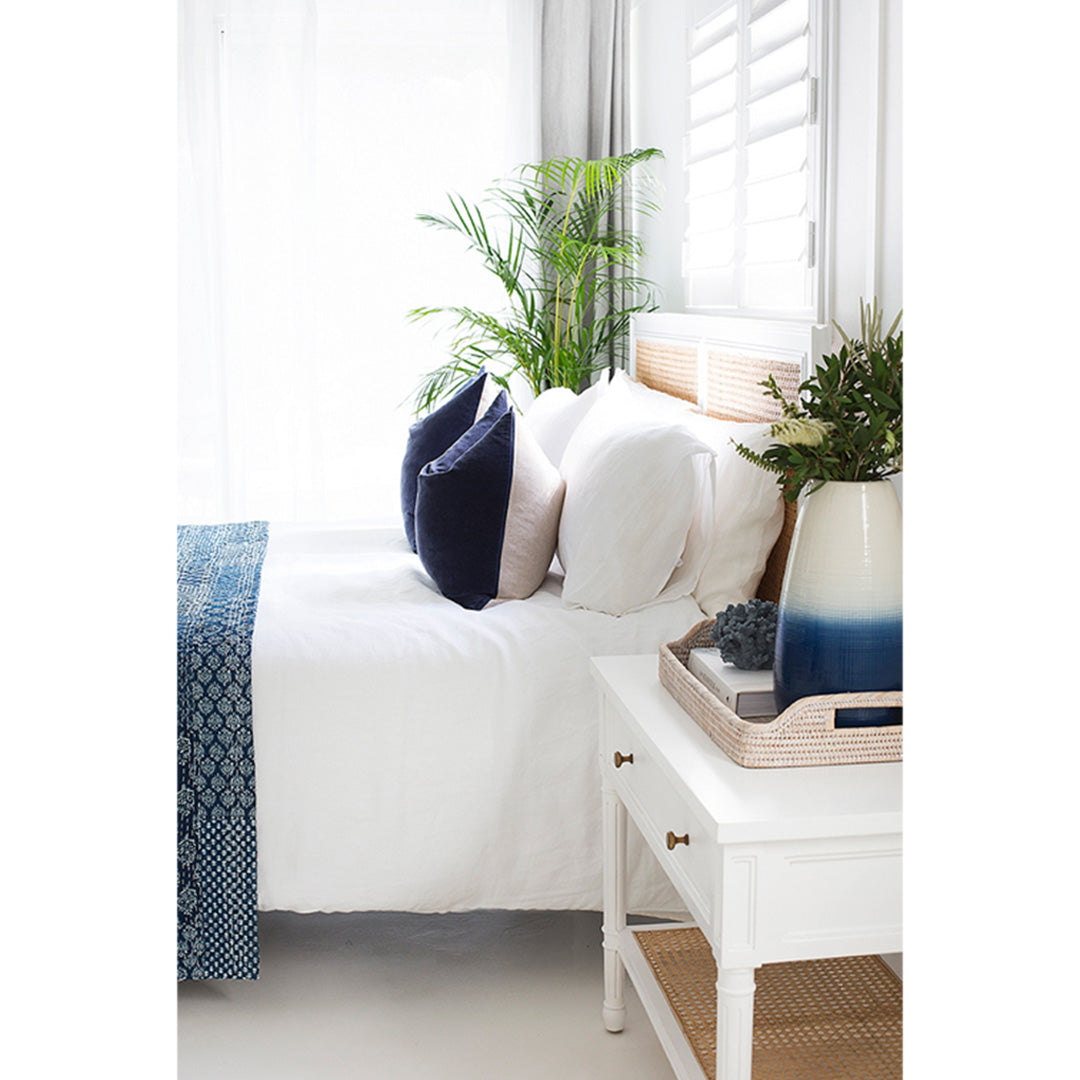 Hamilton Cane Bed - Weathered Oak - Queen - SEATONES