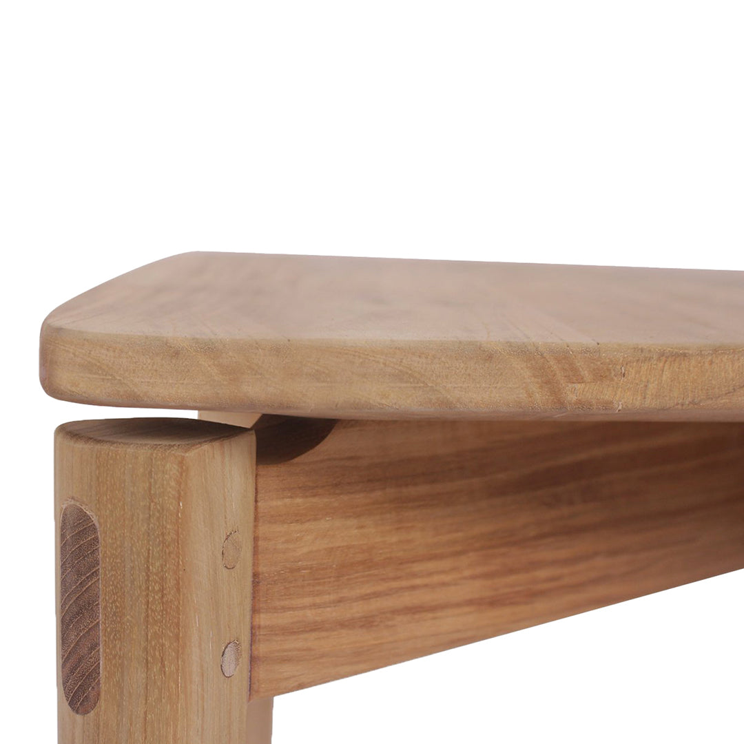 Close-up detail of Jude Dining Chair – Natural highlighting solid oak timber grain and smooth seat edge