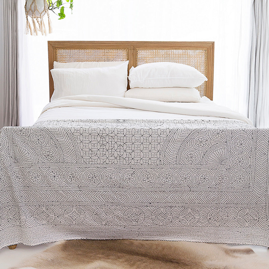 Hamilton Cane Bed - Weathered Oak - Queen - SEATONES