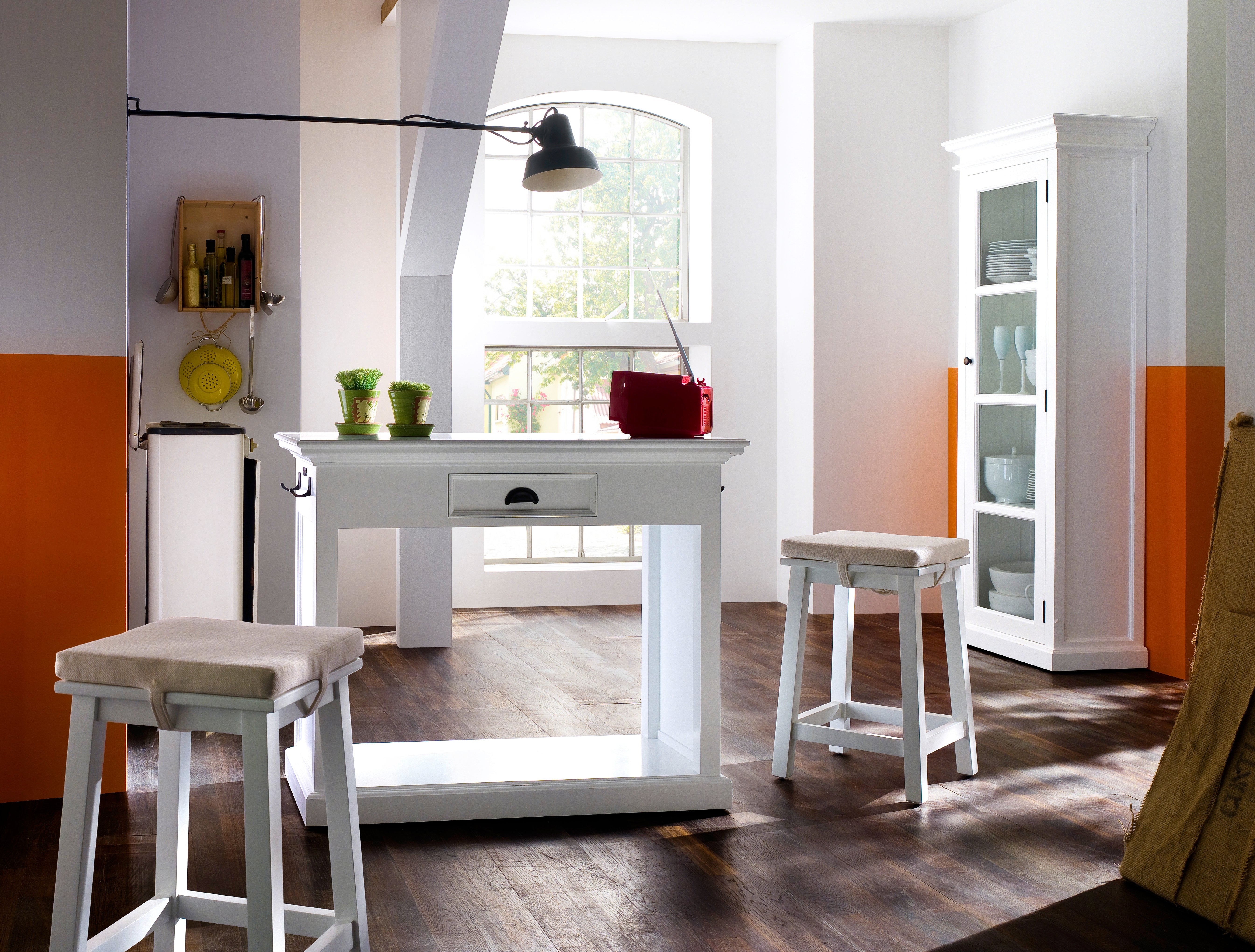 Halifax Single Vitrine - SEATONES