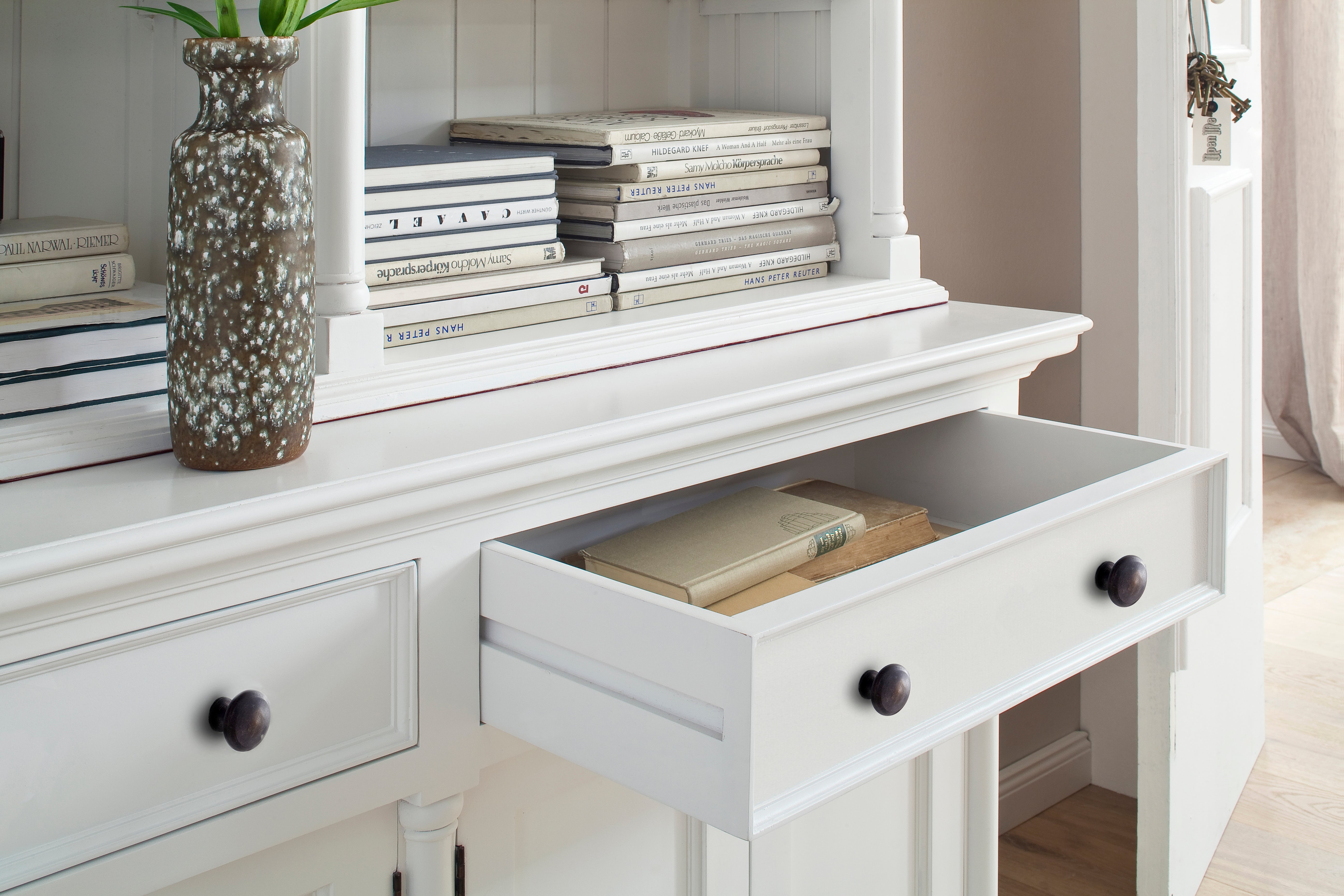 Provence Hutch Cabinet - SEATONES