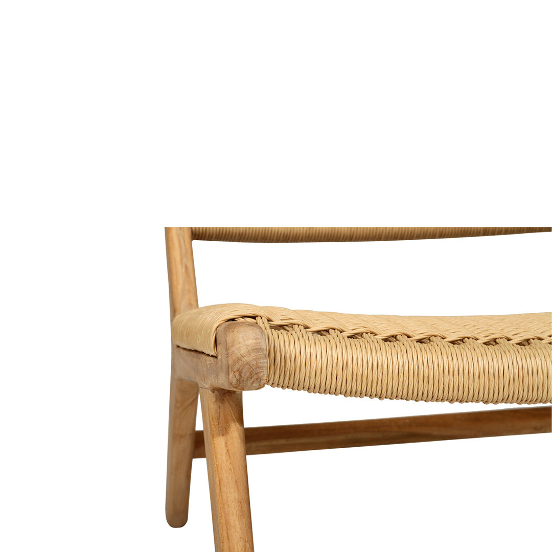 Close-up of seat corner on Zen Lazy Chair – Sand – Close Weave showing detailed rope weaving and teak joinery.